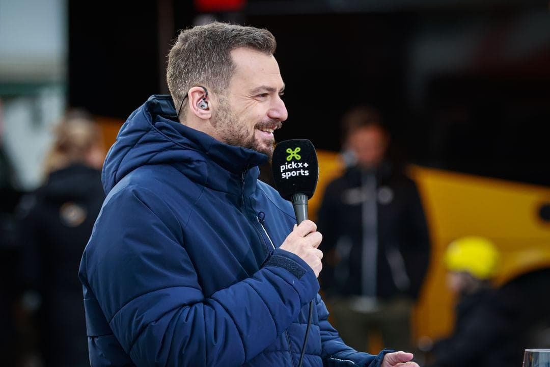 Nicolas De Brabander als reporter voor Pickx Sports
